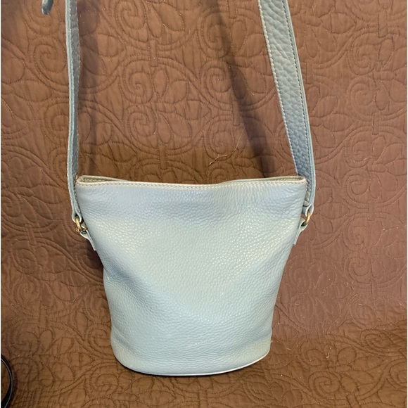 Coach Handbags - EUC VINTAGE COACH BUCKET PURSE 10x10